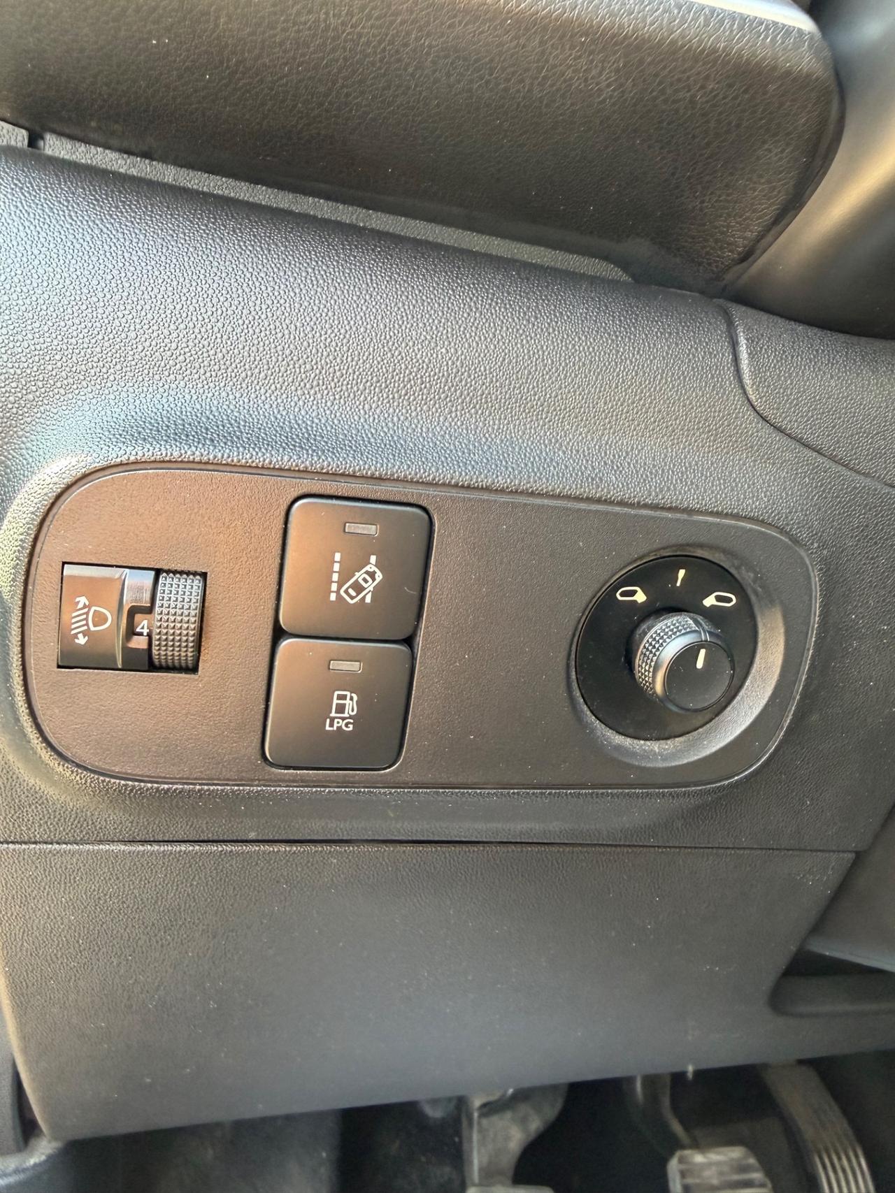 Citroen C3 PureTech 83 S&S Shine Gpl serie