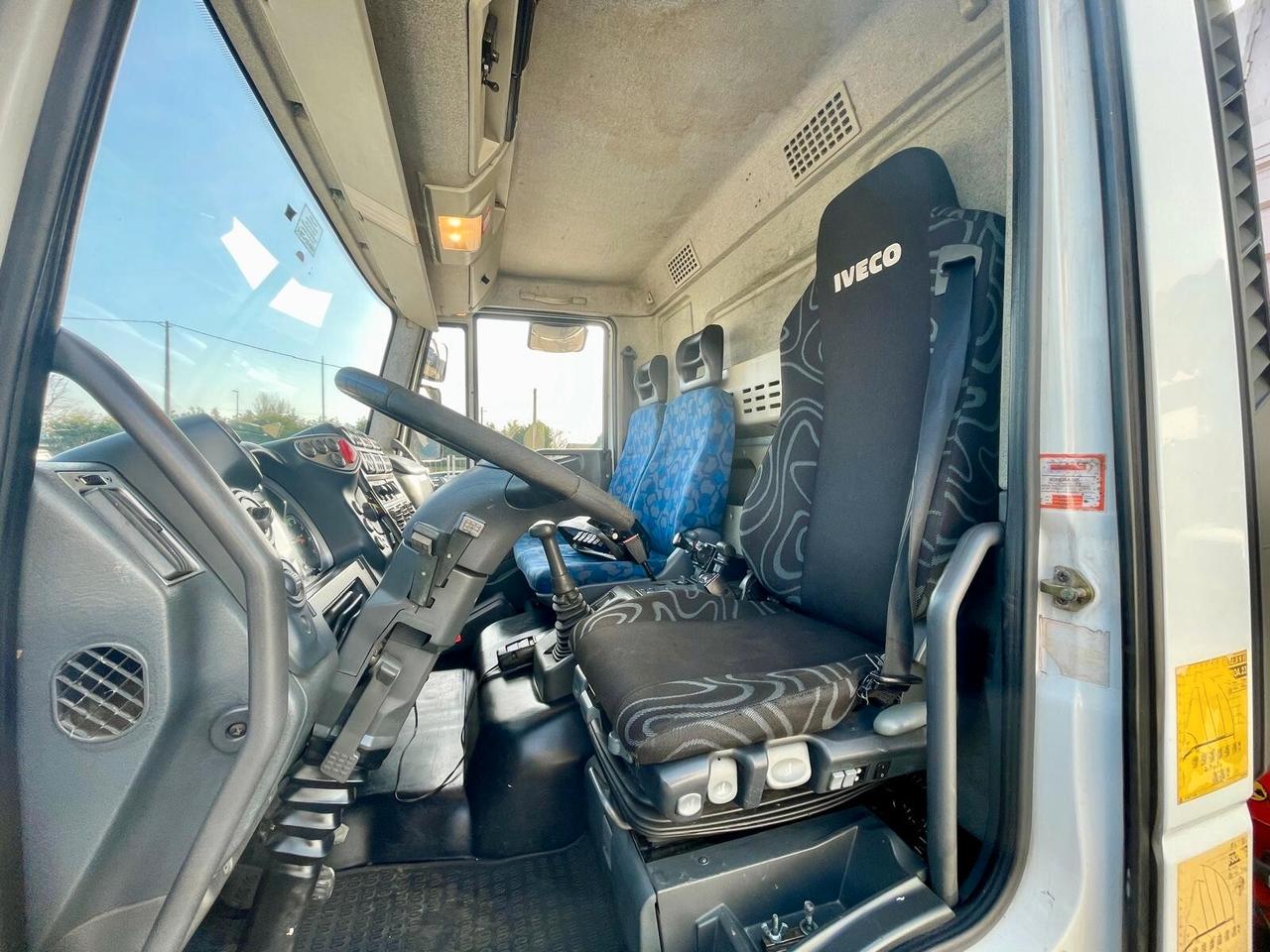 Iveco 100E18 - RIBALTABILE POSTERIORE CON GRU CARICATRICE FASSI F80 A.23