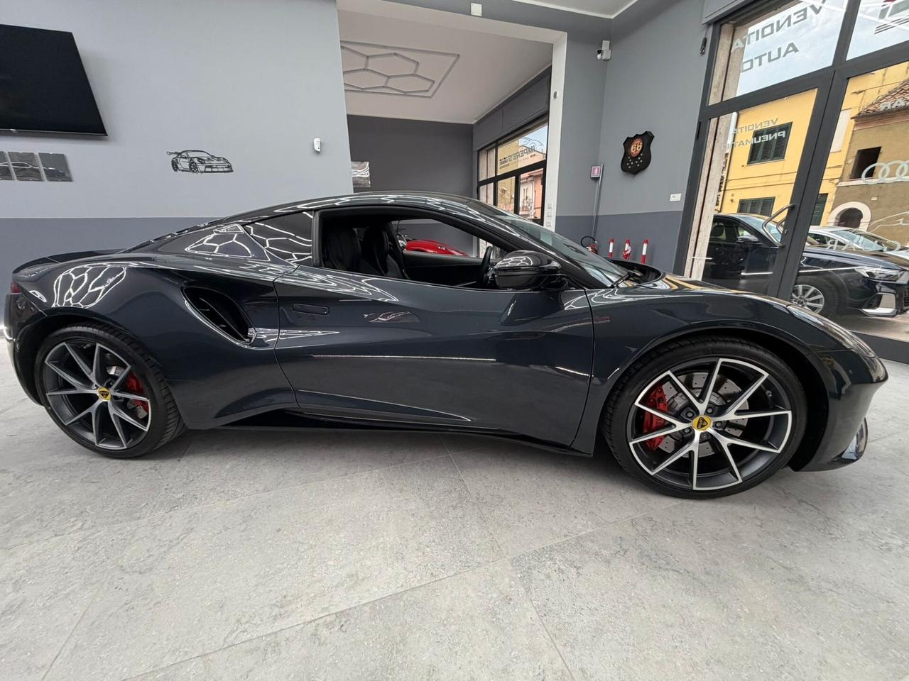 Lotus Emira Turbo DCT