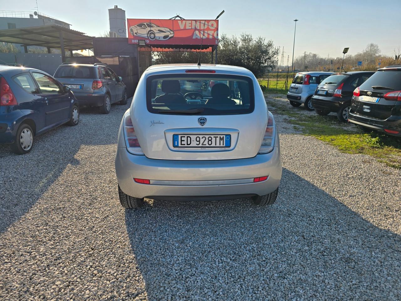 Lancia Ypsilon 1.3 MJT 75 CV Argento