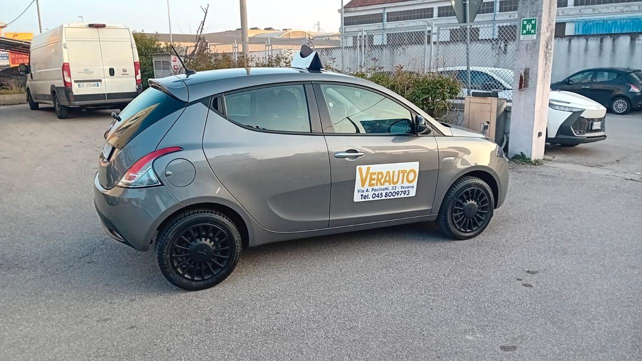 Lancia Ypsilon 1.0 FireFly 5 porte S&S Hybrid UnYca