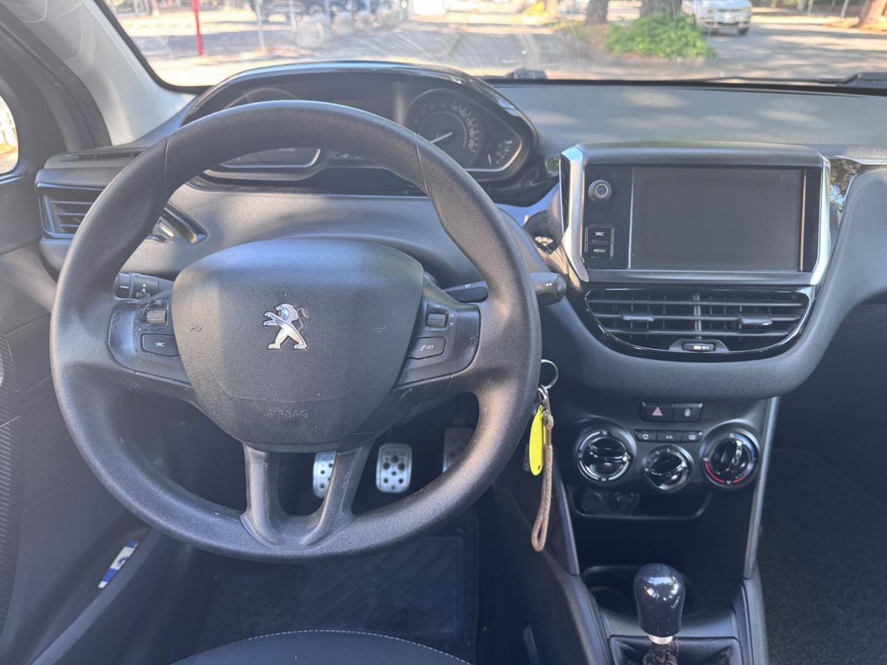 Peugeot 208 1.2 benzina neopaten garanzia 12 mesi