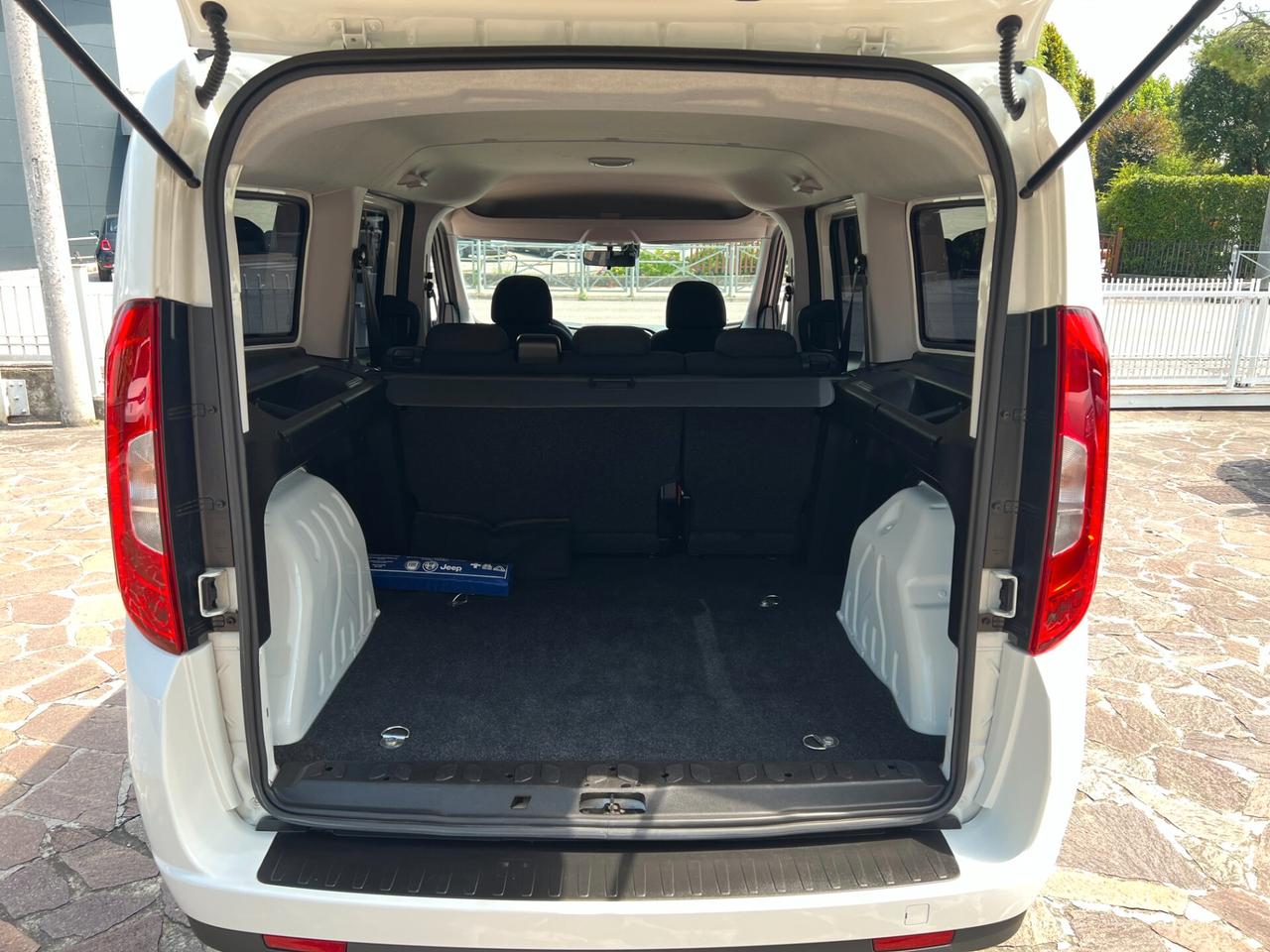 Fiat Doblo Maxi 1.6 MJT 101 CV PL Combi N1 Autocarro 5 posti **Km 18.600**