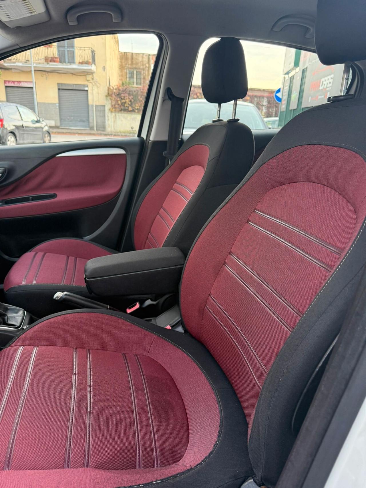 Fiat Punto Evo 1.4 5P EMOTION NATURAL POWER