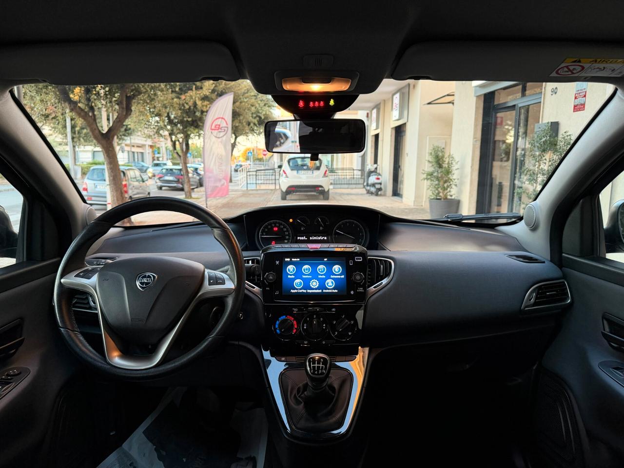 Lancia Ypsilon 1.0 FireFly 5 porte S&S Hybrid Gold Plus