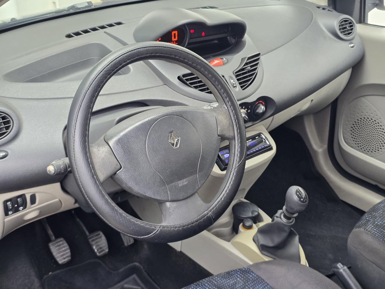 Renault Twingo 1.2i 58cv