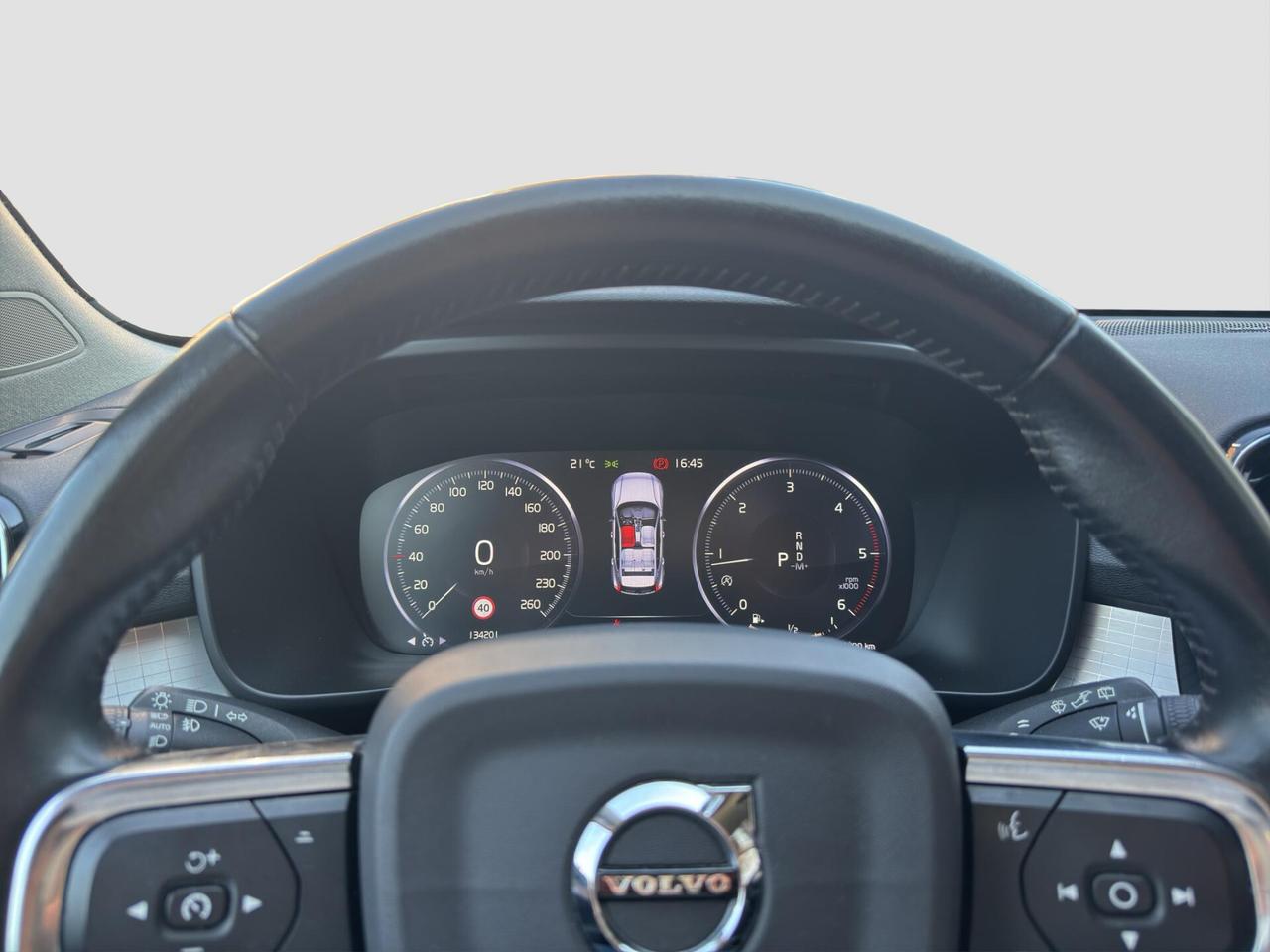 Volvo XC40 2.0 150cv d3 Momentum 2020