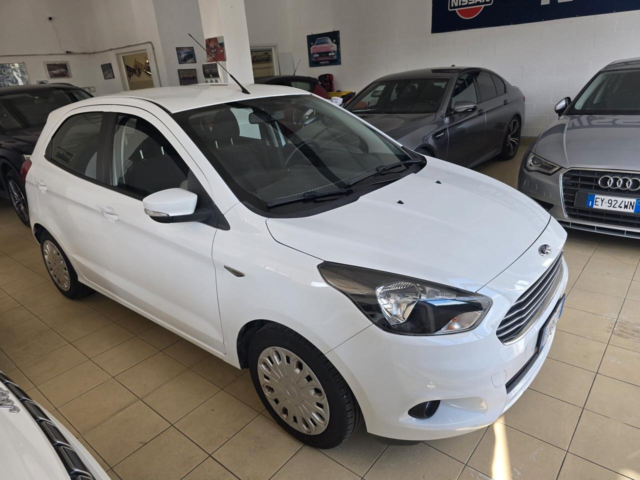 Ford Ka 1.2 Ti-VCT 85CV Black & White -