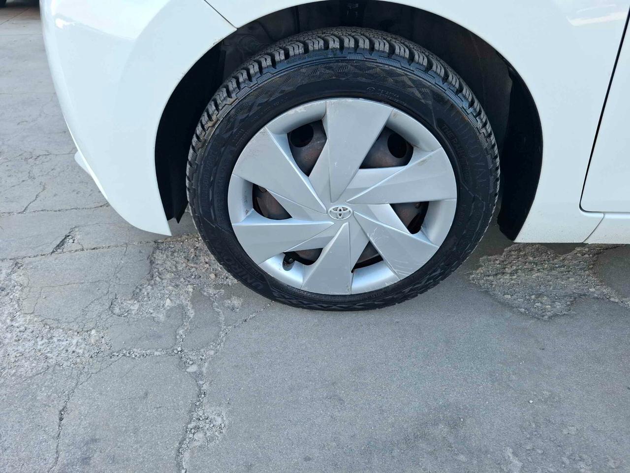 Toyota Aygo 1.0 BENZINA - 2014 AUTOMATICA !!!!!!!!