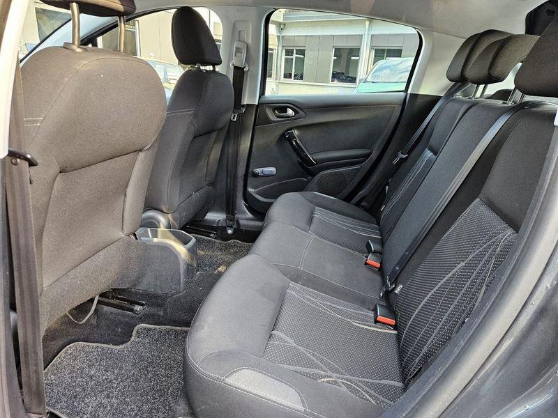Peugeot 208 1.2 PureTech 82cv Allure