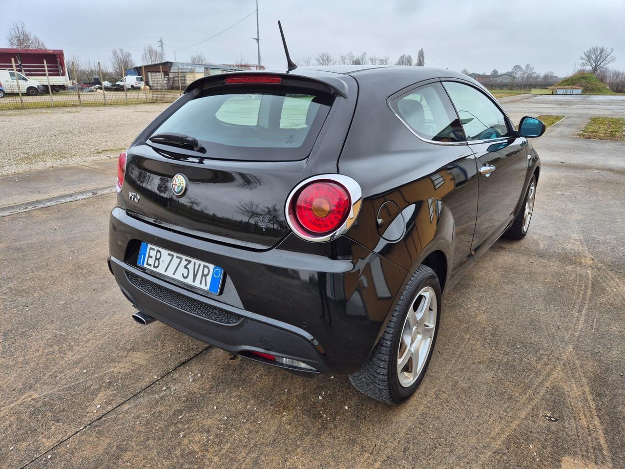 Alfa Romeo MiTo 1.6 JTDm 16V Distinctive Sport Pac