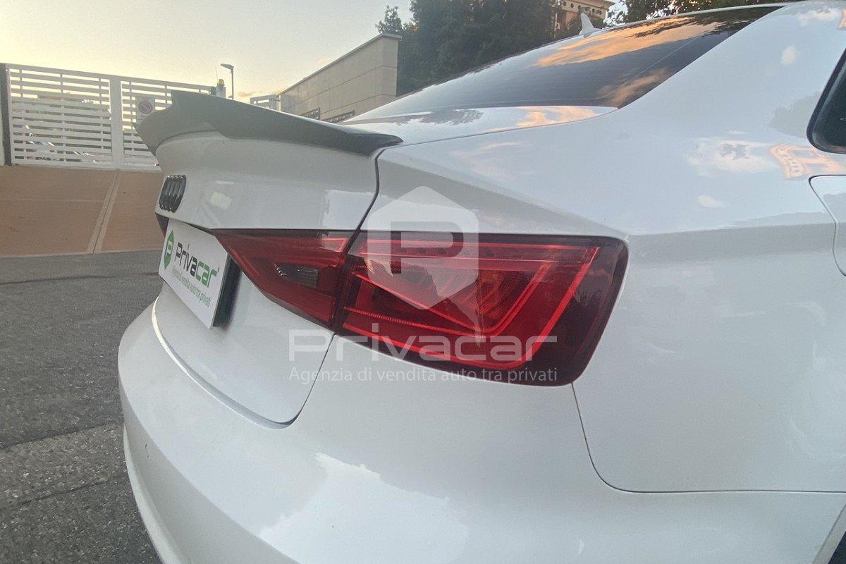 AUDI A3 Sedan 1.6 TDI clean diesel Ambiente