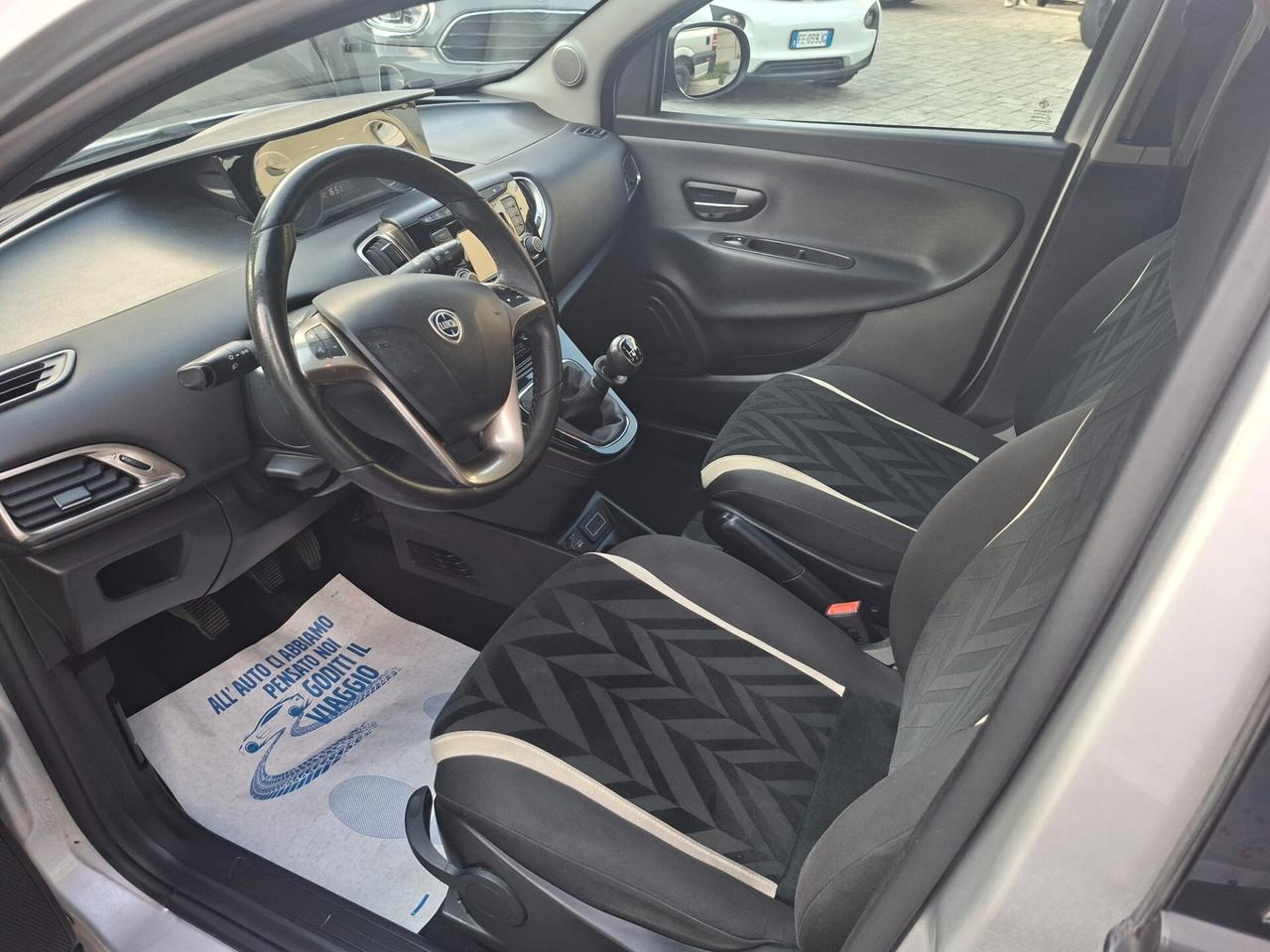 Lancia Ypsilon 1.2 69 CV 5 porte Gold OTTIME CONDIZIONI