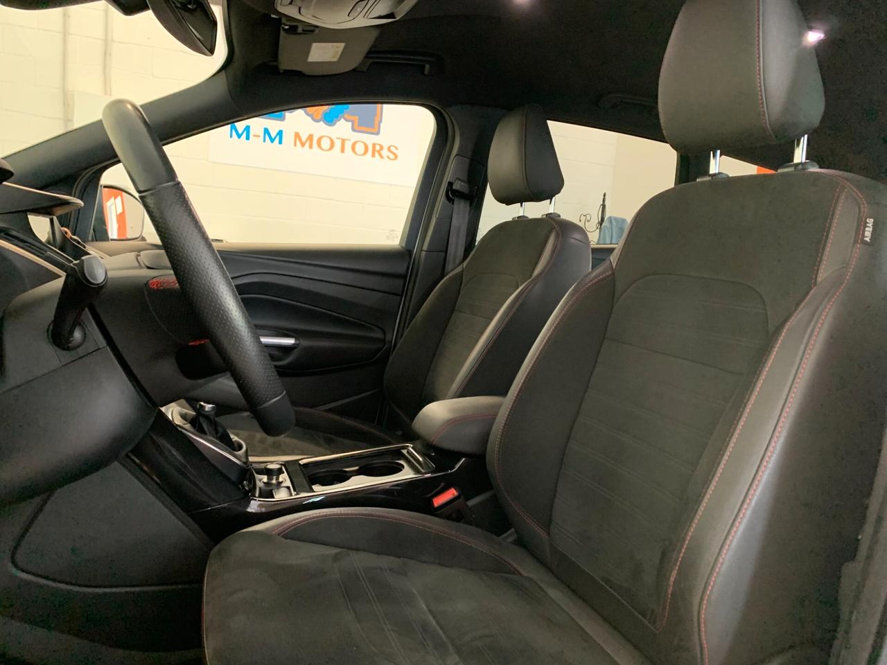Ford Kuga 1.5 TDCI 120 CV S&S 2WD ST-Line