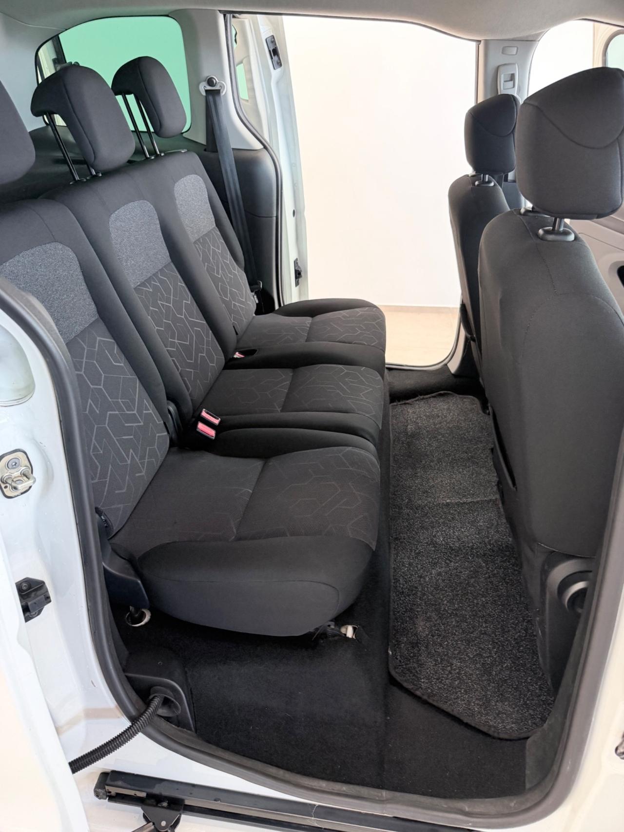 Peugeot Partner Tepee BlueHDi 120 S&S Outdoor