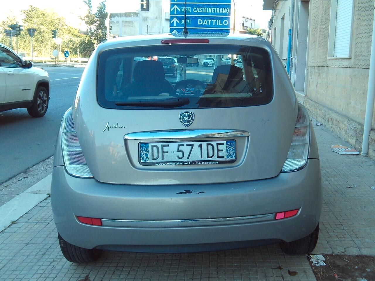 Lancia Ypsilon 1.3 MJT 75 CV Platino