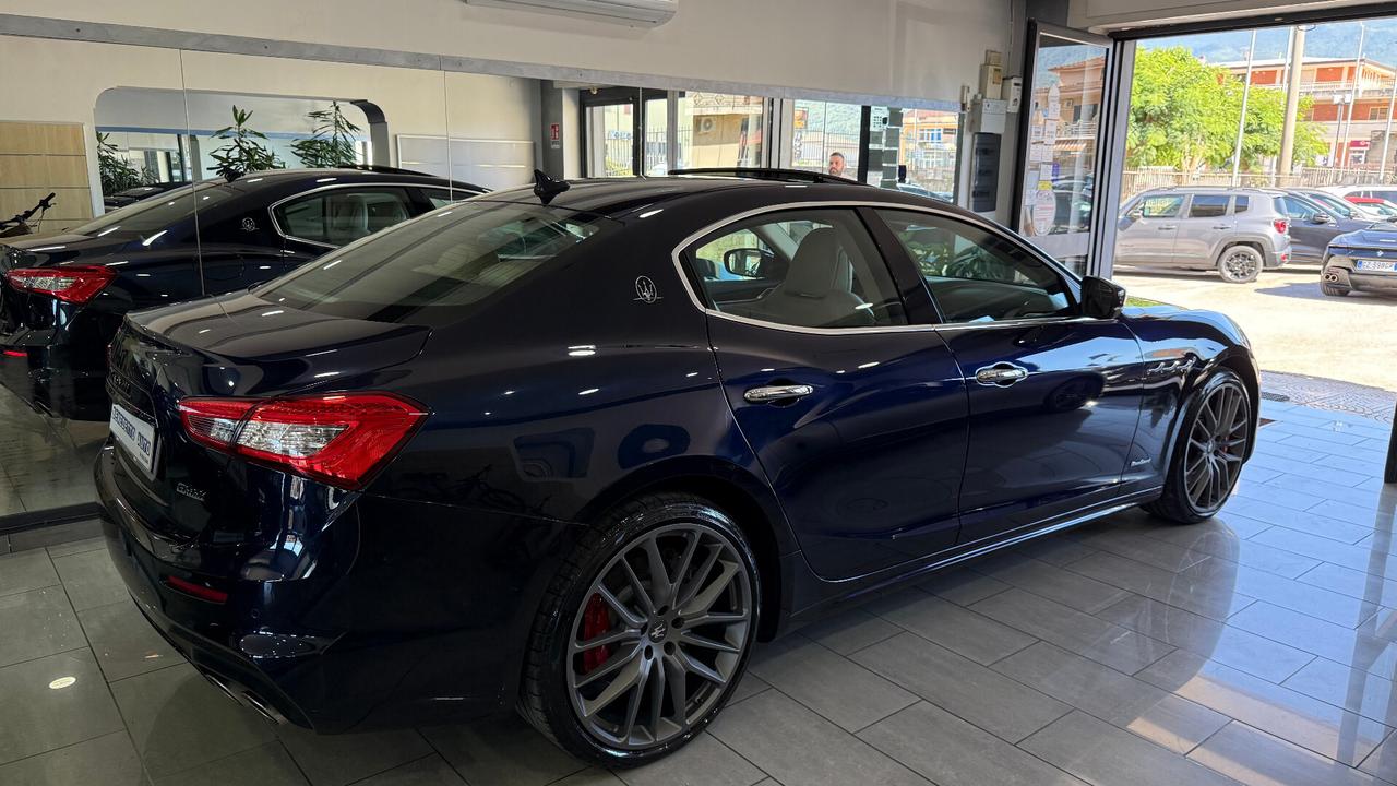Maserati Ghibli V6 Diesel 275 CV Gransport RESTYLING