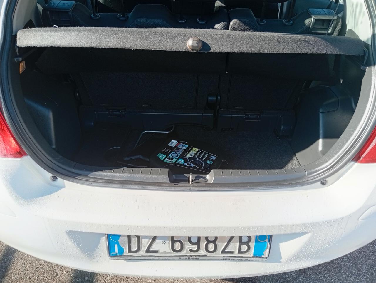 Toyota Yaris 1.0 5 porte