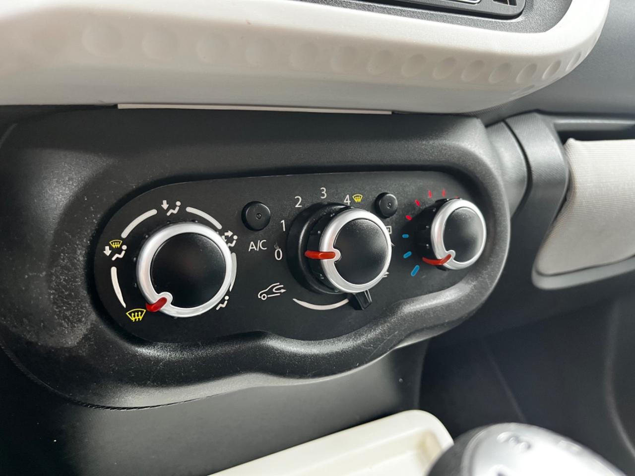 Renault Twingo 1.0 SCe Wave
