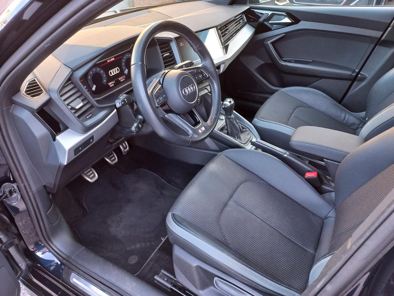 Audi A1 citycarver 25 TFSI Admired S-LINE INTERNO