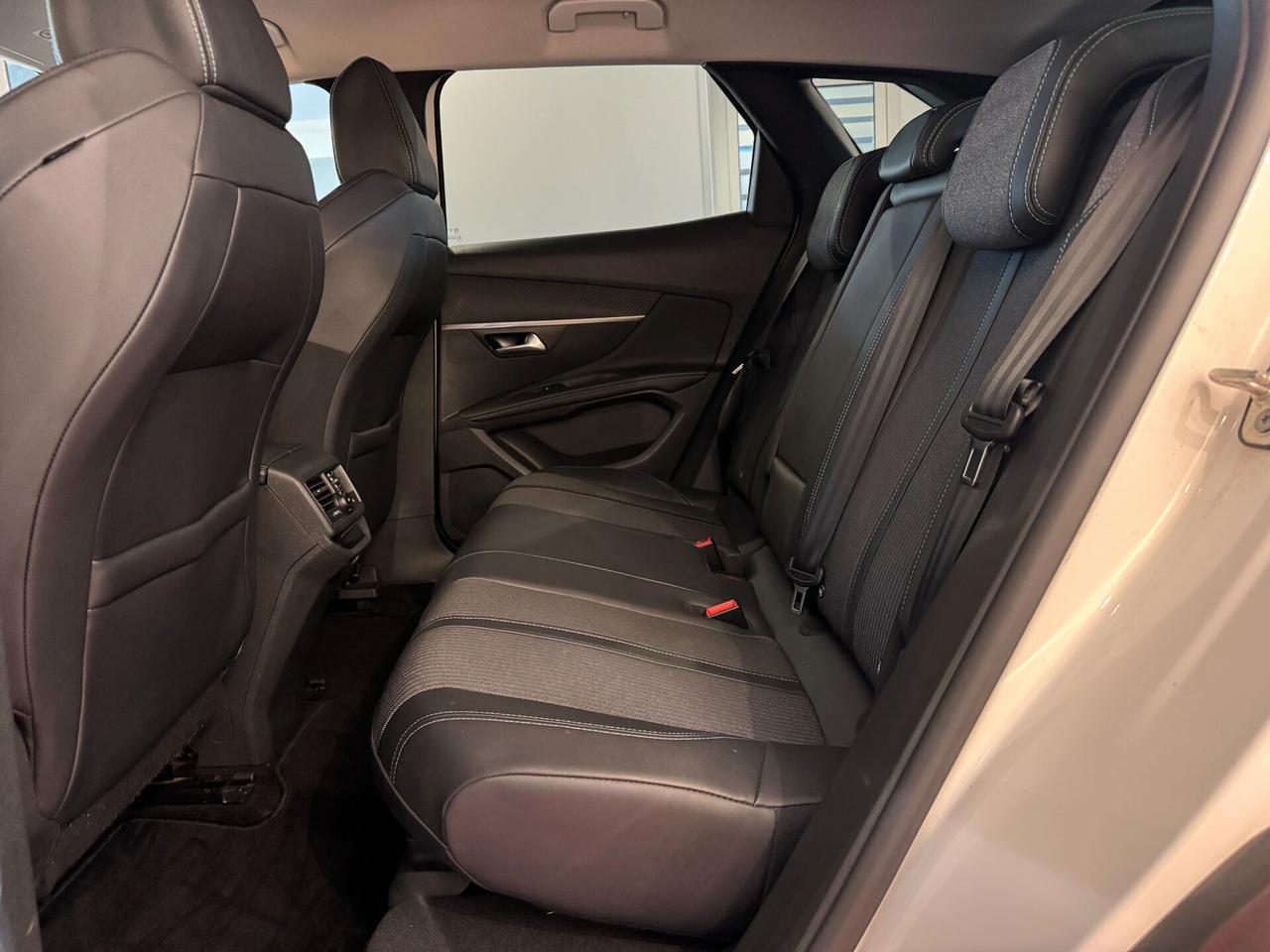 PEUGEOT 3008 1.5 BLUEHDI EAT8 ALLURE PACK 2022