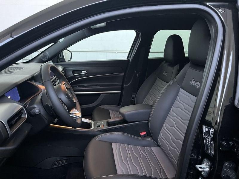 Jeep Avenger 4xe Hybrid 1.2 MHEV 4xe Upland tua da 279,00 al mese