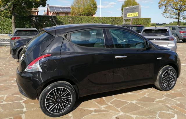 LANCIA Ypsilon 1.0 FireFly 5 porte S&S Hybrid Silver