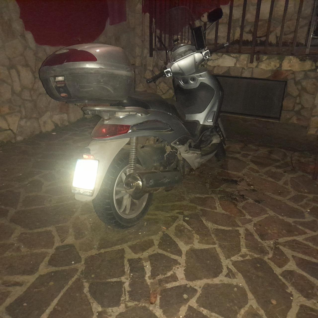 Piaggio Beverly 500 ricambi o intero Beverly ricambi o vendita completo