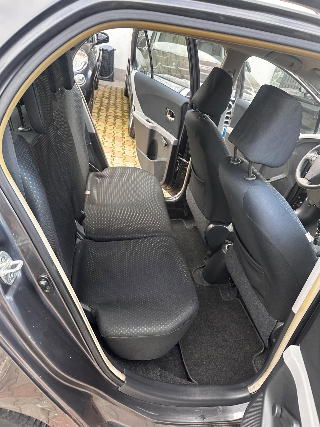 Toyota Yaris 1.3 5 porte Sol