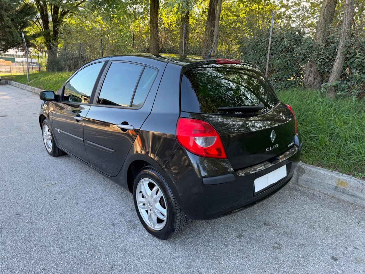 Renault Clio 1.2 16V 5p NEOPATENTATI
