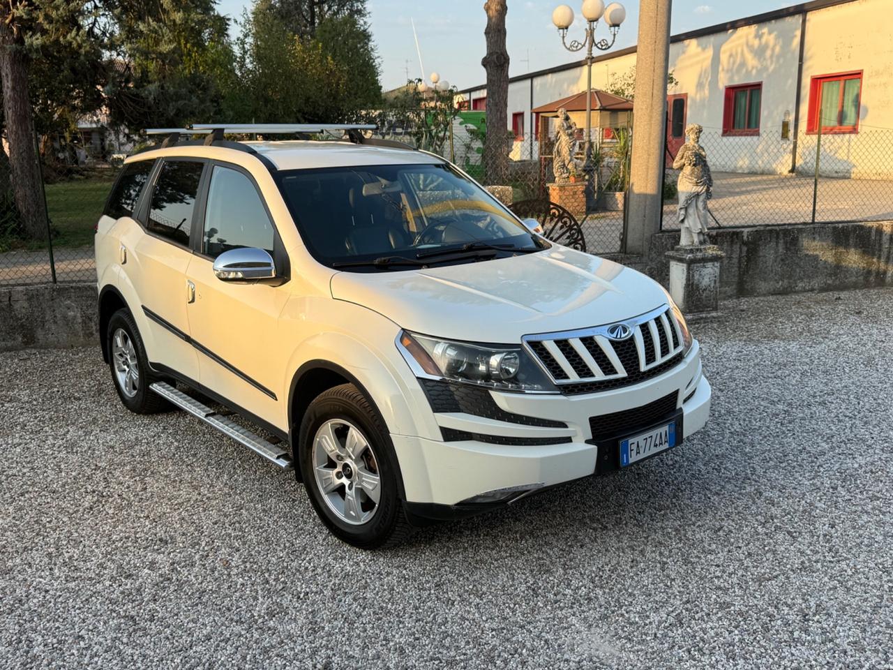 Mahindra XUV500 2.2 16V FWD W8