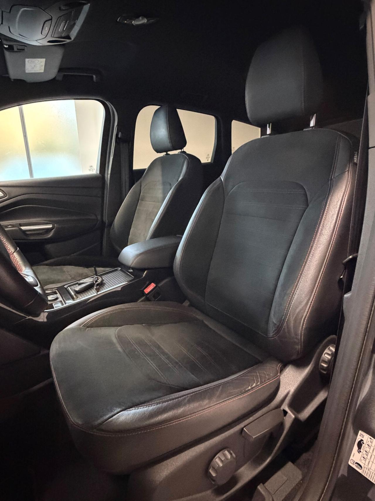 Ford Kuga 2.0 TDCI 120 CV S&S 2WD Powershift ST-Line