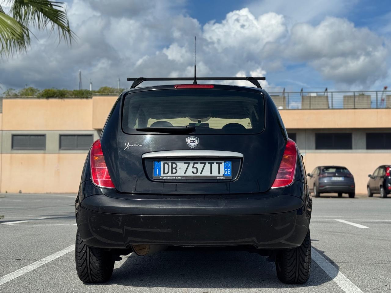 LANCIA YPSILON 1.2 BENZINA MOMO DESING NEO PATENTATI