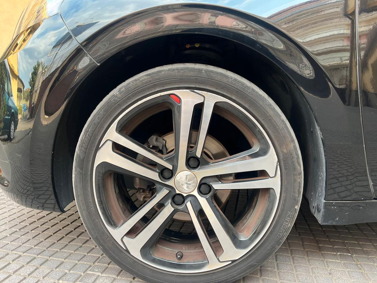 Peugeot 208 BlueHDi 120 S&S 5 porte GT Line