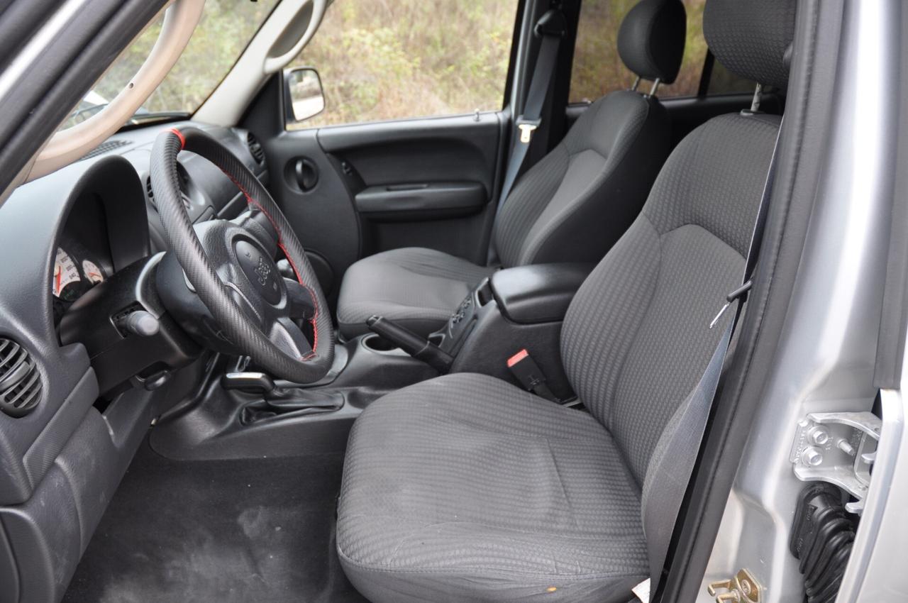 Jeep Cherokee 2.5 CRD Sport