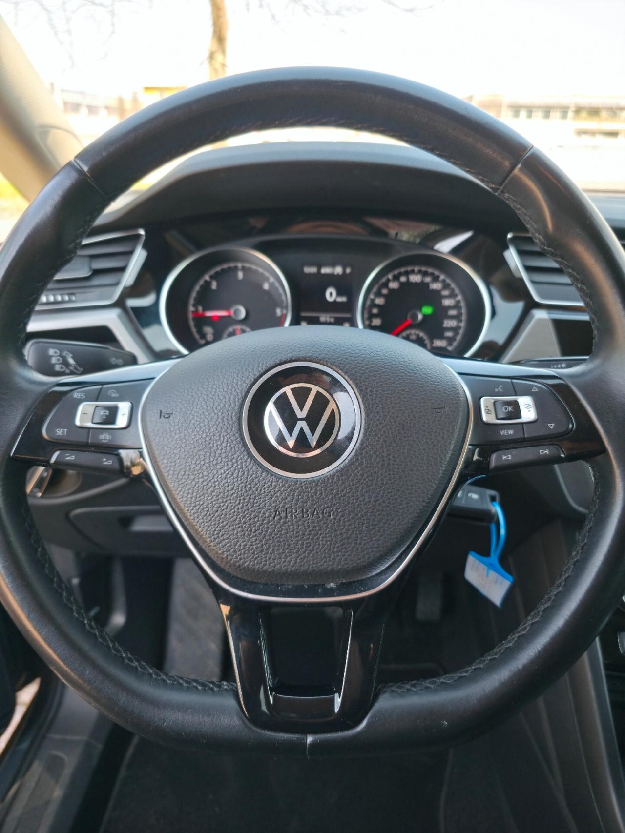 Volkswagen Touran 7 Posti 2.0 TDI 150 CV SCR DSG Executive BlueMotion Tech. TAGLIANDI UFFICIALI