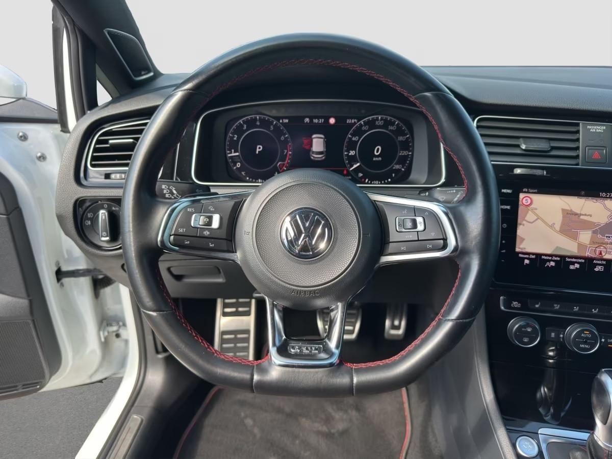 Volkswagen Golf GTI 2.0 TSI BlackStyle