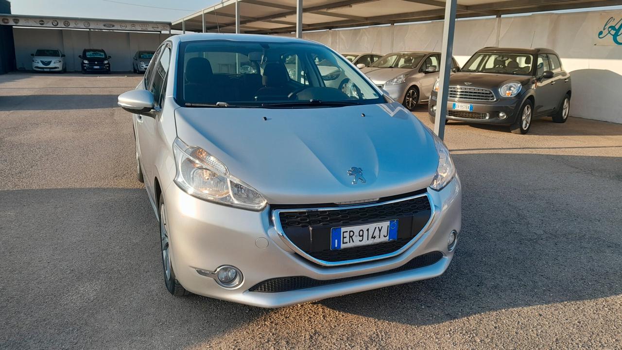 Peugeot 208 1.4 HDi 68 CV 5 porte Allure