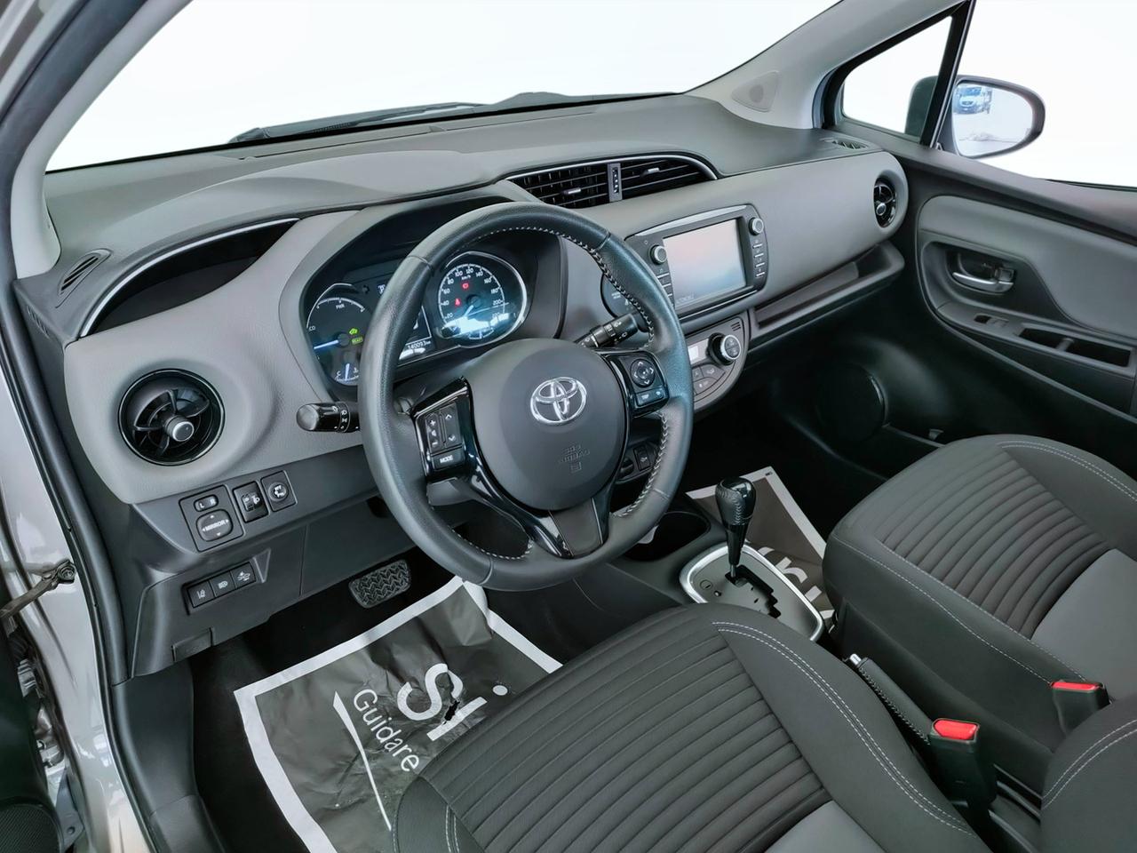 TOYOTA Yaris III 2017 - Yaris 5p 1.5h Active my18