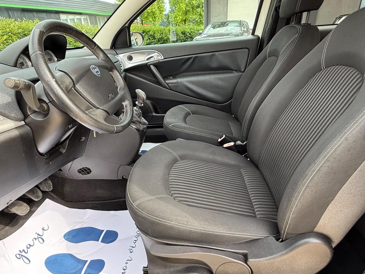 Lancia Ypsilon 1.4 16V MomoDesign