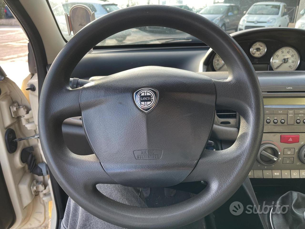 Lancia Ypsilon 3 Porte Ypsilon 1.2 16v Argento GPL