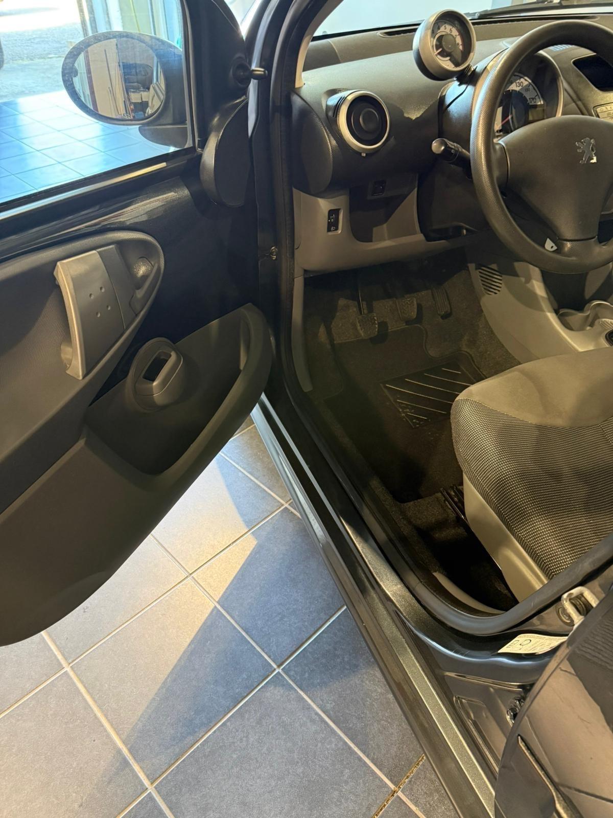 Peugeot 107 1.0 -NEOPATENTATI-UNICO PROPRIETARIO