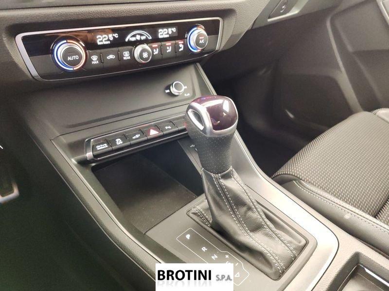 Audi Q3 Sportback 45 TFSI e S tronic Identity Black