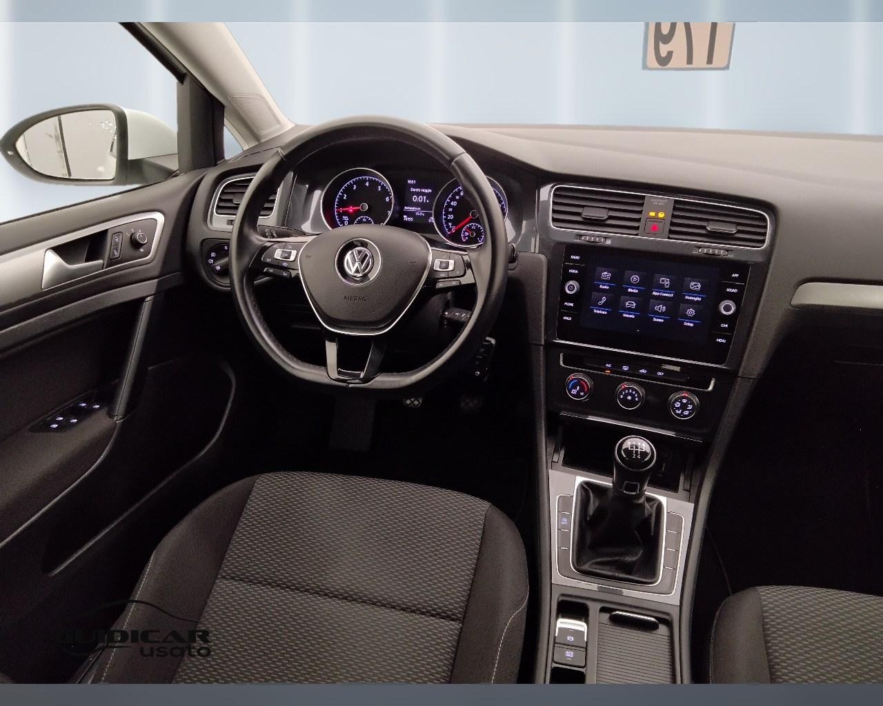 VOLKSWAGEN Golf VII 2017 5p - Golf 5p 1.0 tsi Trendline 85cv