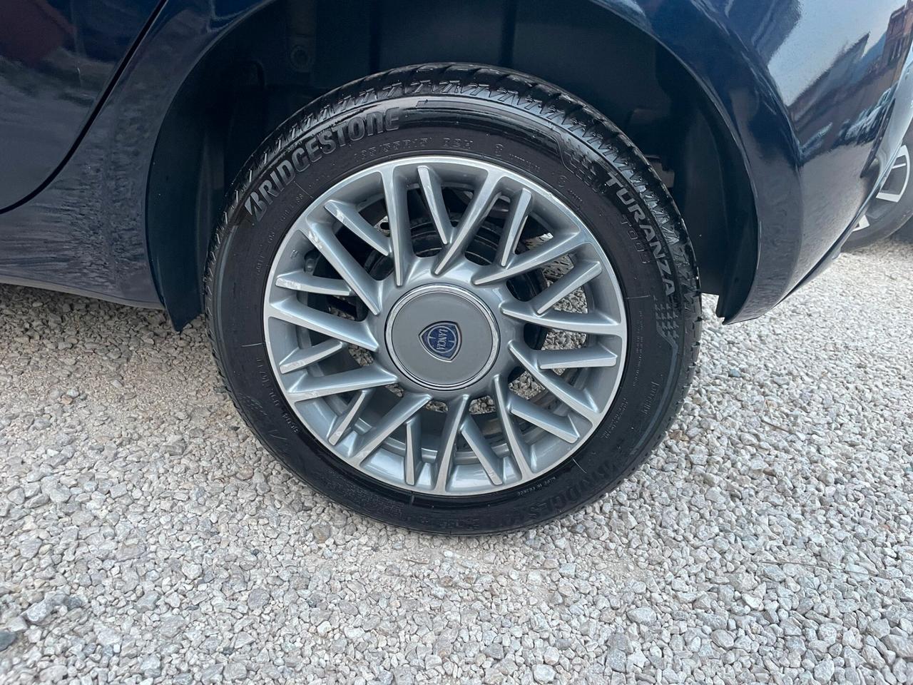 Lancia Ypsilon 1.2 69 CV 5 porte Gold