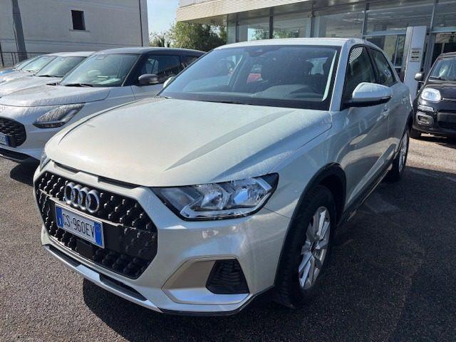 AUDI A1 allstreet 30 TFSI Identity Contrast