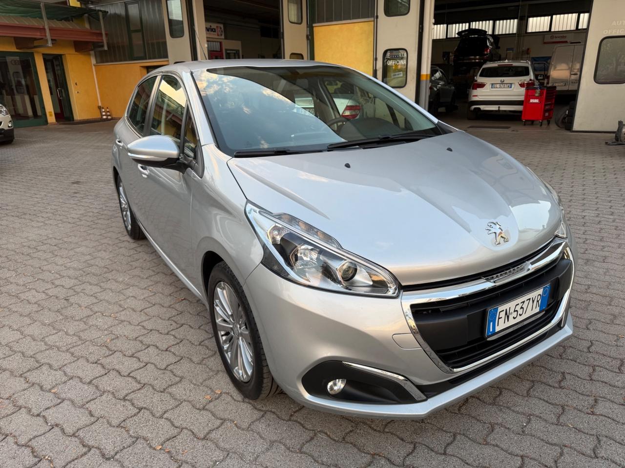 Peugeot 208 PureTech 82 5 porte Allure
