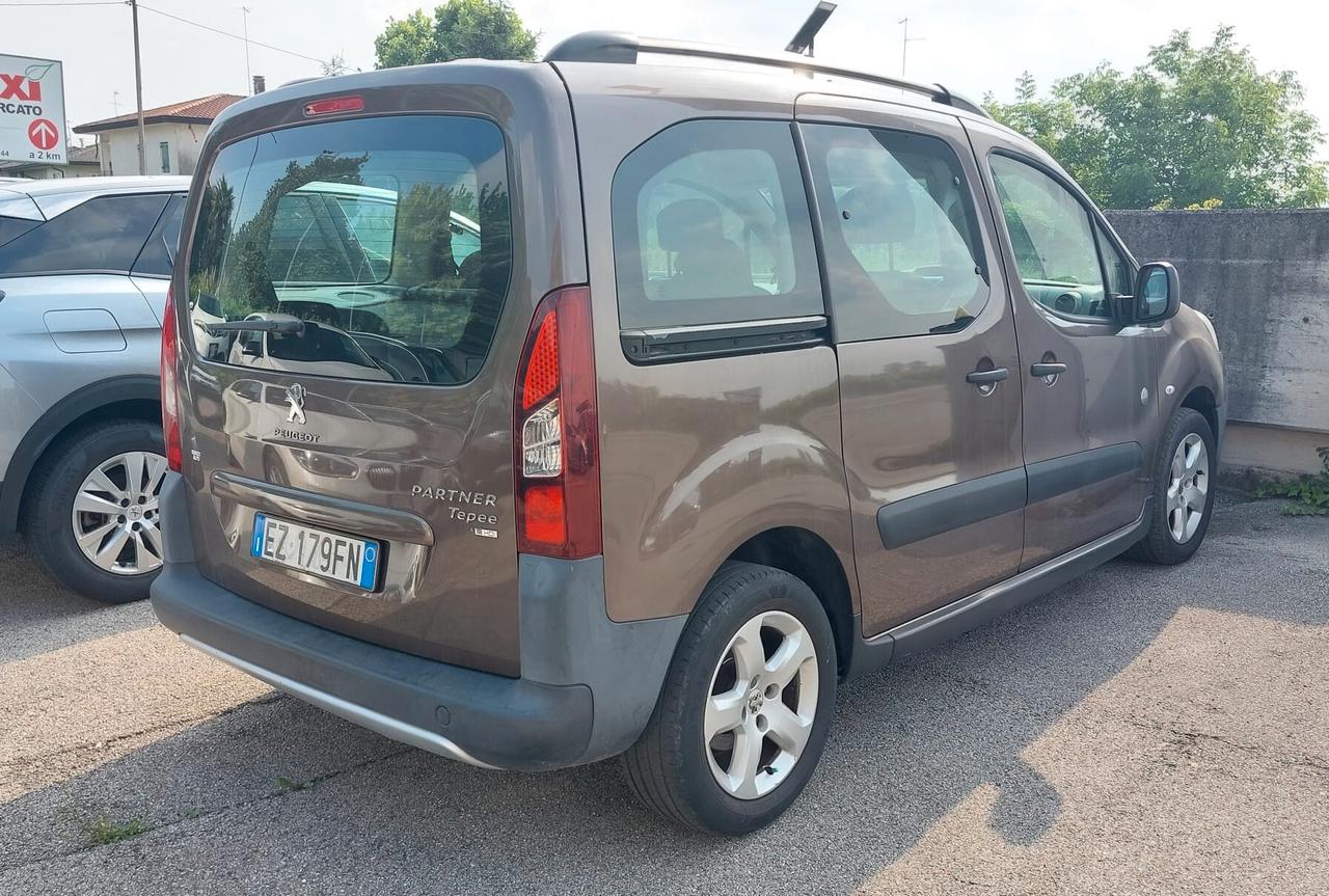 Peugeot Partner 1.6 Diesel 7 posti Neopatentati