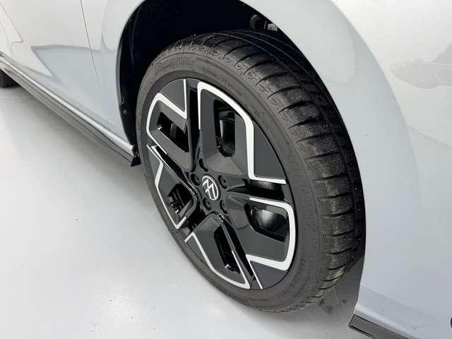 Volkswagen Golf 8.5 R-LINE 1.5 eTSI 115CV DSG MY2025 KM0 ONLYPROMO