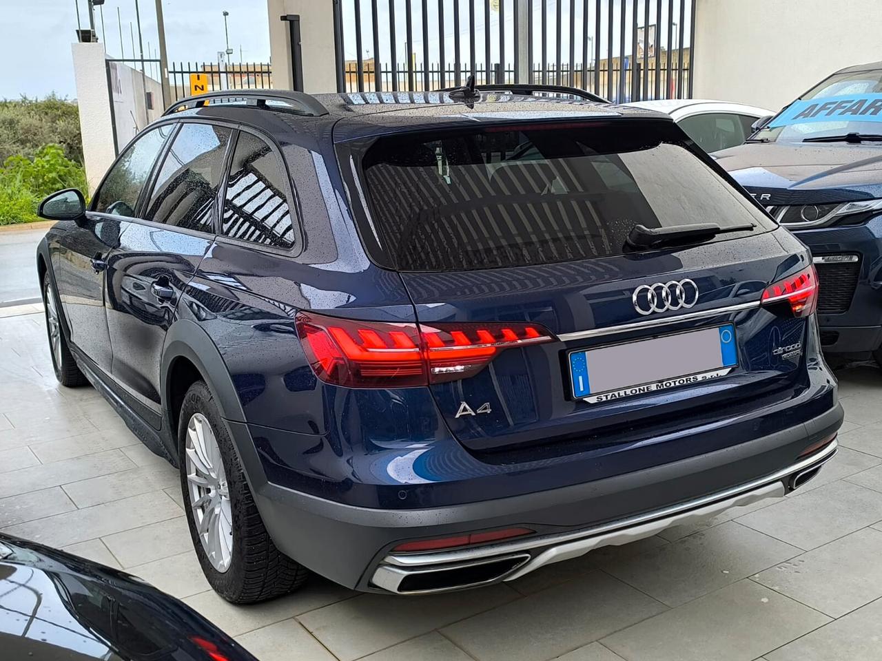 Audi A4 allroad 40 S tronic Identity Contrast 2021